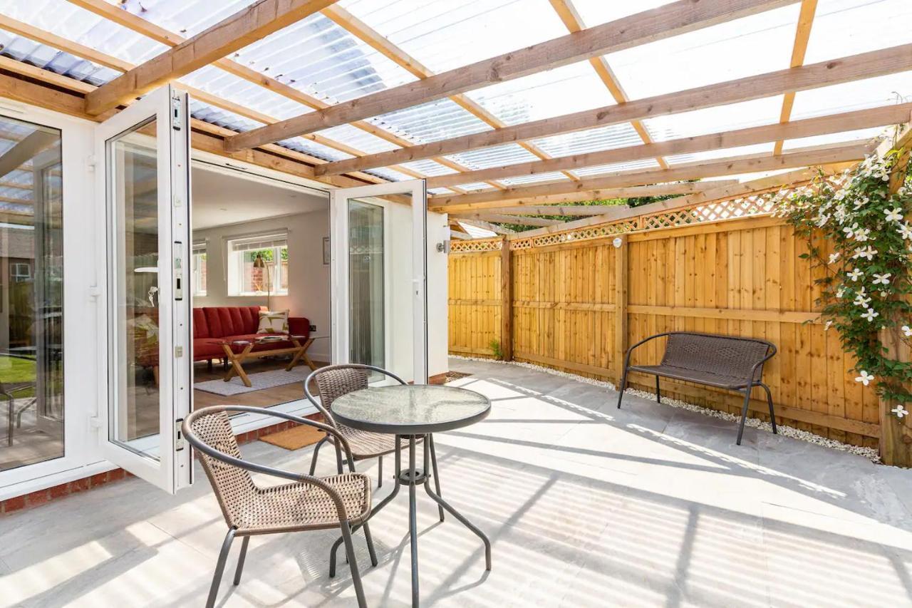 Charming With Private Garden & Free Parking Appartamento *