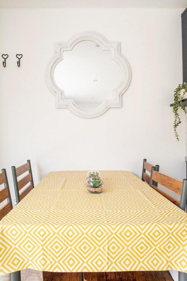 Charming With Private Garden & Free Parking Appartamento *